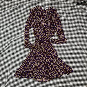 Vicky Tiel Royal Purple Gold Laurel Wrap Dress Long Sleeve Travel Size Medium